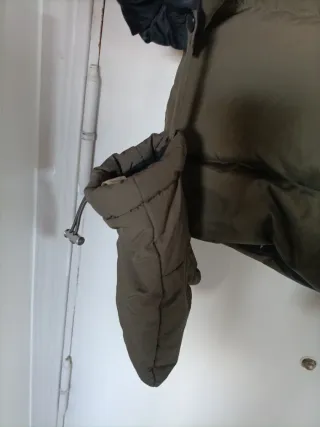 Chaquetón acolchado verde con capucha