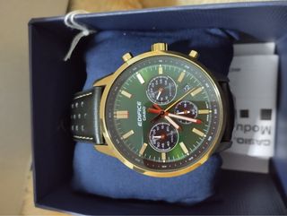 Reloj Casio Edifice Cronógrafo Dorado Verde