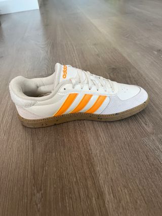 Zapatillas Adidas Blancas y Naranja