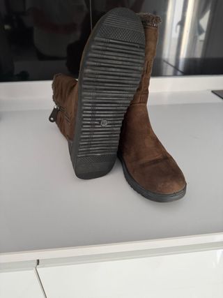 Botas de mujer marrones con cremallera,