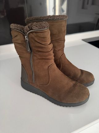Botas de mujer marrones con cremallera,