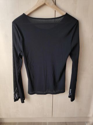 Top negro lentejuelas plateadas