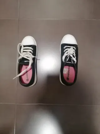 Zapatillas con ruedas Heelys negras y blancas 36,5