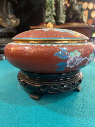 Jarrón plano cloisonné con base