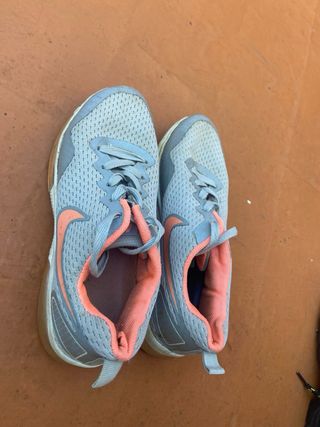 Zapato Nike niña gris y rosa