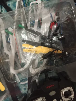 Dron Syma Negro y Amarillo