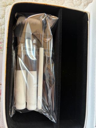 Estuche brochas Tous sin estrenar