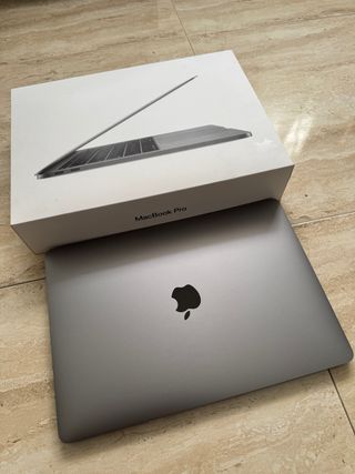 MacBook Pro 13” i5 16Gb Plata/Gris Espacial