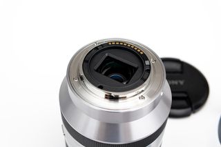 Objetivo Todoterreno Sony E 18-200mm f/3.5-6.3 OSS