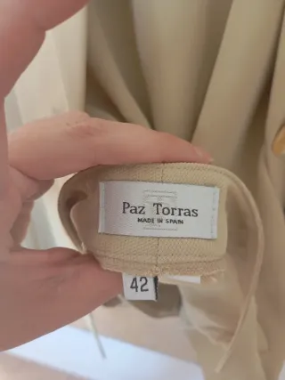 Traje de chaqueta y pantalón beige