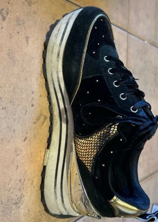 Zapatillas Liu Jo negras y doradas