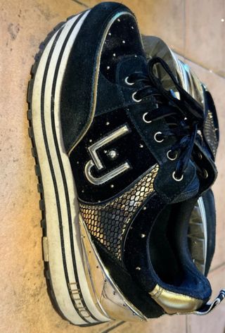 Zapatillas Liu Jo negras y doradas
