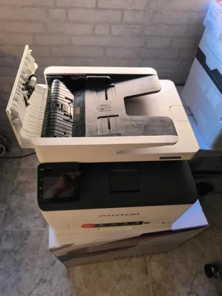 Impresora Láser Color Pantum CM1100ADW