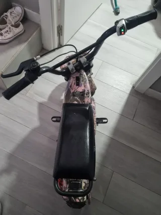 Moto eléctrica infantil camuflaje