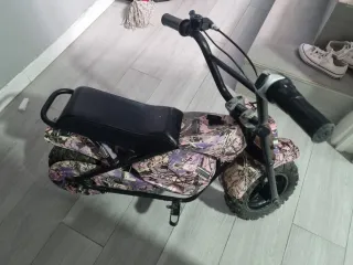 Moto eléctrica infantil camuflaje