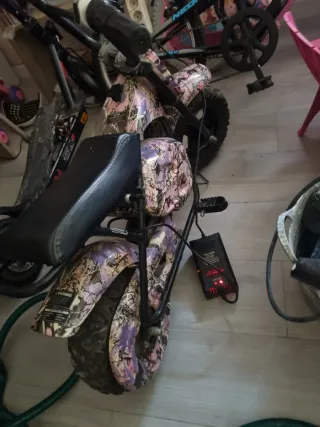 Moto eléctrica infantil camuflaje