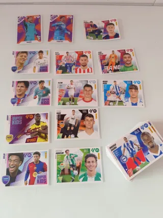 Lote 136 cromos fútbol liga este Panini 25/26