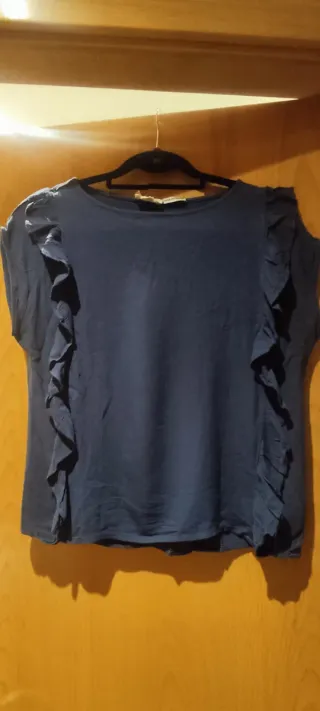 Camiseta Alfred and Sister azul con volantes