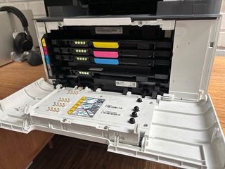 Impresora a color HP MFP179fnw Láser Multifunción