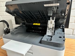 Impresora a color HP MFP179fnw Láser Multifunción