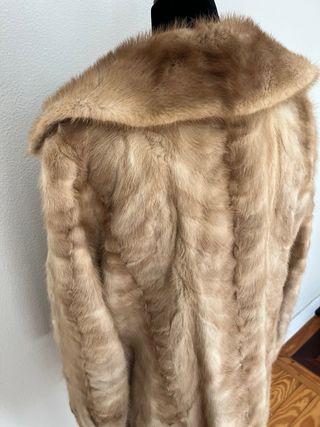 Abrigo vintage de pelo beige y marrón