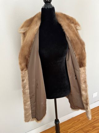 Abrigo vintage de pelo beige y marrón