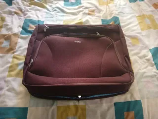 Portatrajes Dustin marrón