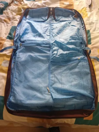 Portatrajes Dustin marrón