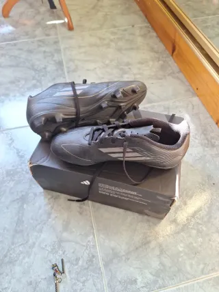 Botas de fútbol Adidas Talla 38