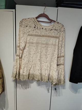Blusa encaje manga larga beige