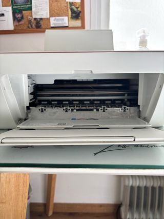 Impresora HP DeskJet 2723 Roja y Blanca