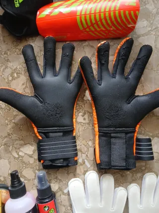 Pack Fútbol: Guantes, Espinilleras y Más