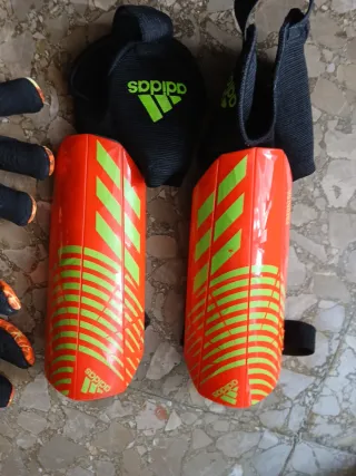 Pack Fútbol: Guantes, Espinilleras y Más