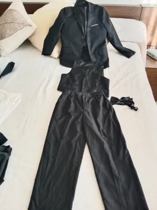 Traje elegante negro