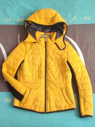 Lote 2 chaquetas gris y amarilla