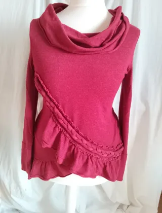 Maglia rossa con balze