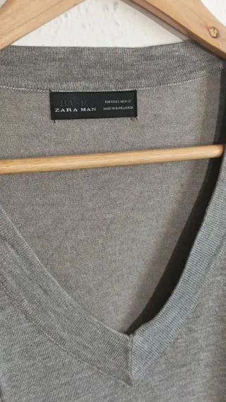 Jersey Zara cuello pico gris