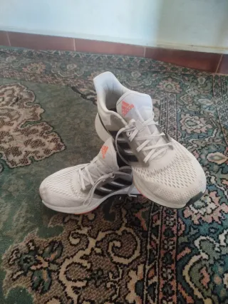 Zapatillas Adidas Blancas y Naranja