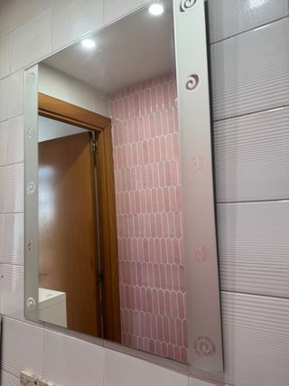 Espejo decorativo con diseño