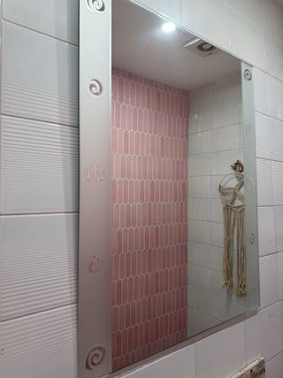 Espejo decorativo con diseño