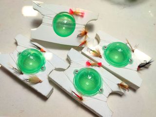 Aparejos de pesca (buldo) con moscas