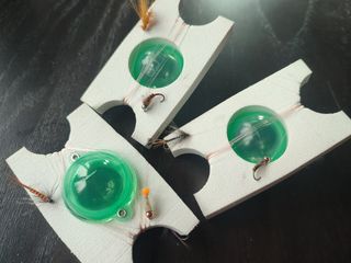 Aparejos de pesca (buldo) con moscas