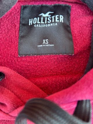 Sudadera Hollister con capucha granate. calentita