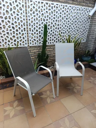 Conjunto mesa y sillones de exterior
