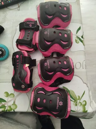 Patines en línea negros y azules para niños