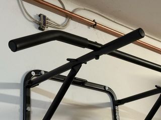 Barra dominadas Decathlon. Utilizada < 10 veces.