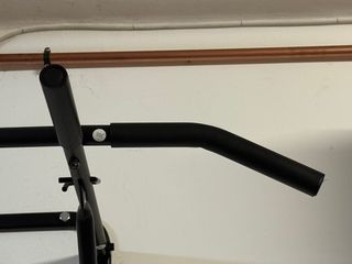 Barra dominadas Decathlon. Utilizada < 10 veces.