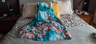 Vestido de gala floral azul