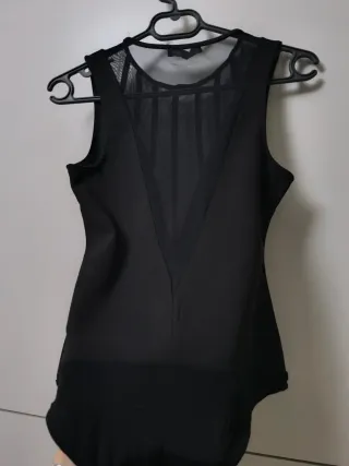 Body Bershka negro con transparencias