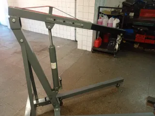 Grúa Hidráulica Taller